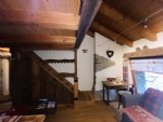 soggiorno e scala interna